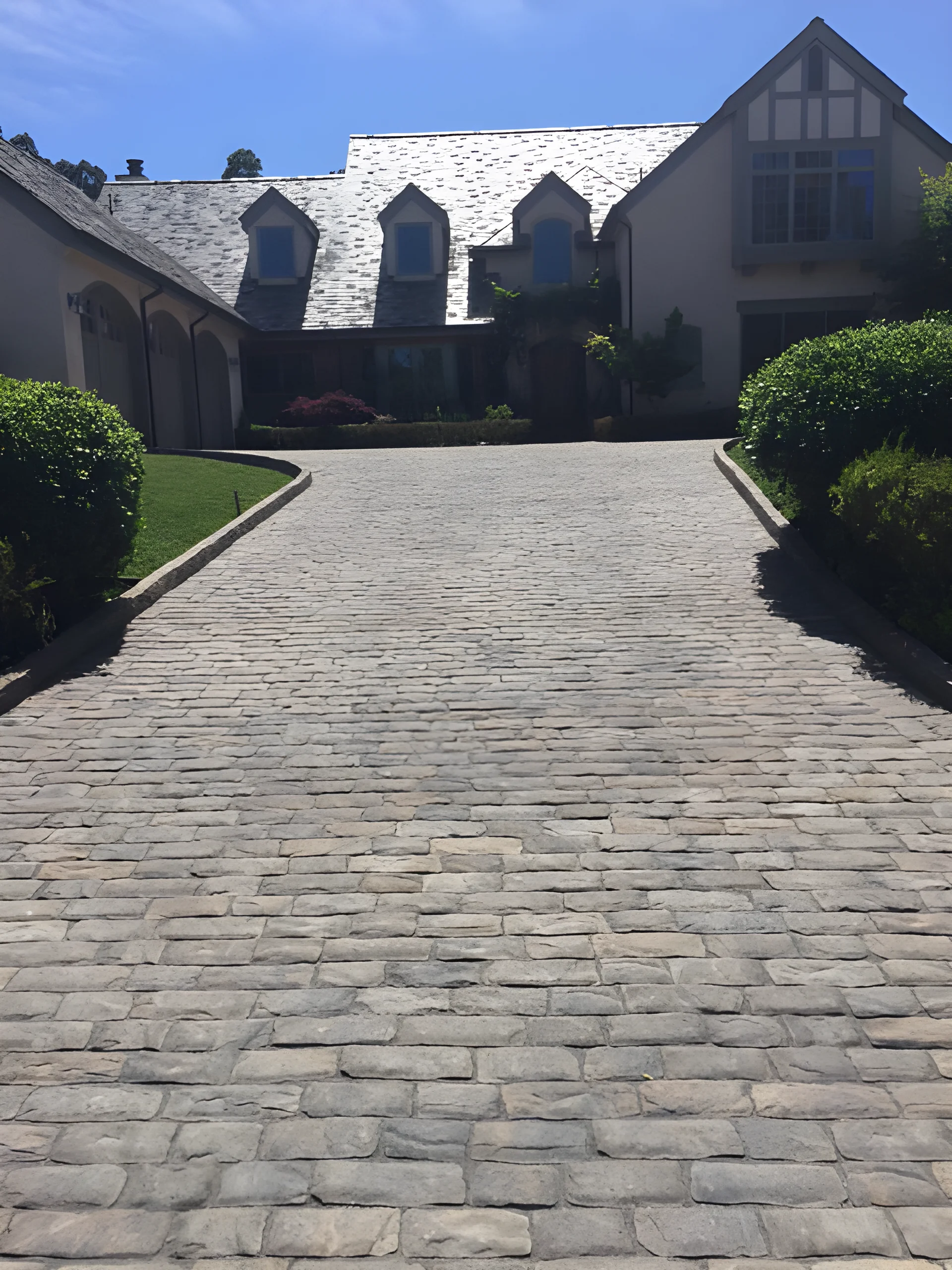 Cobble paver driveway