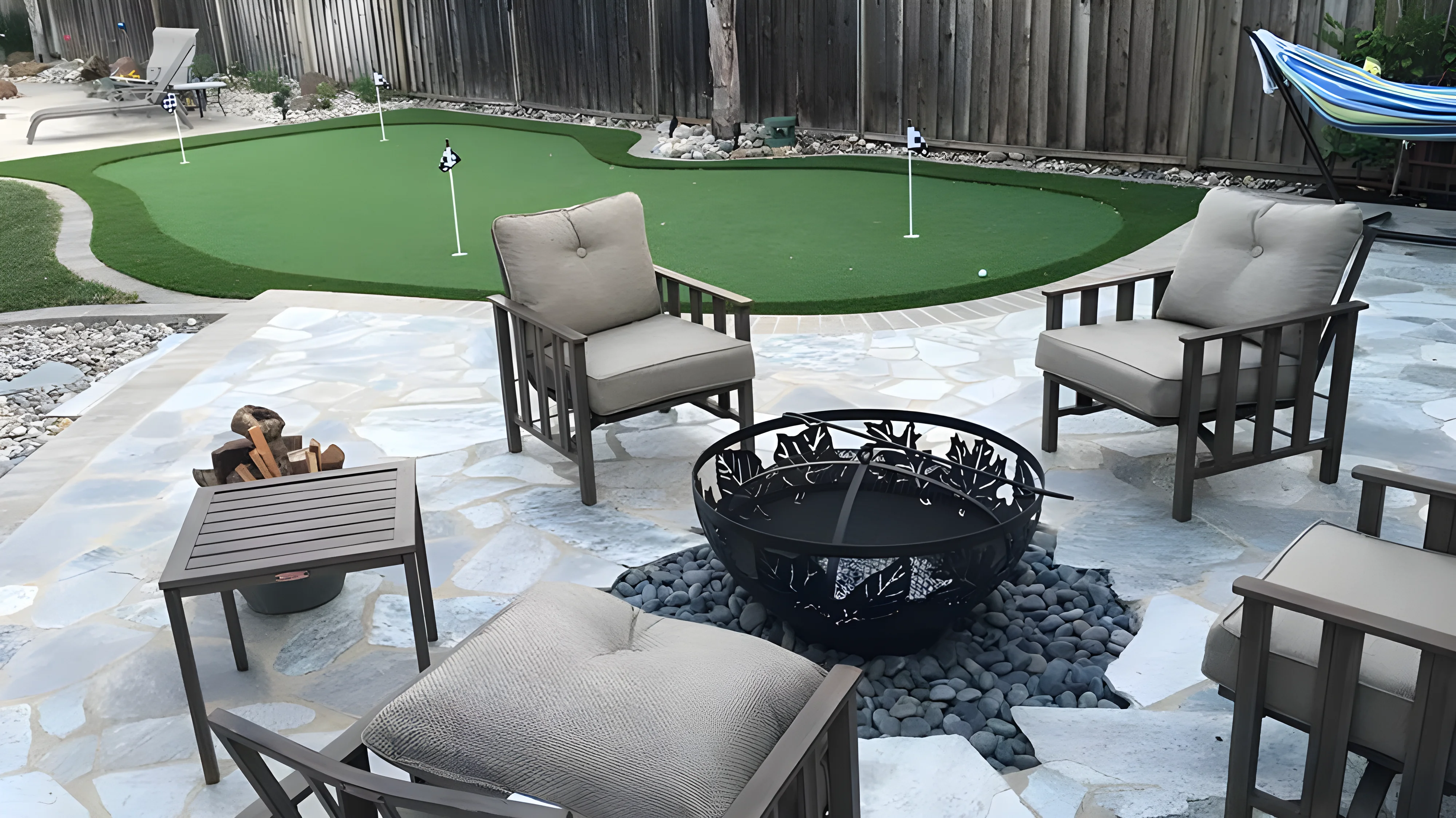 Eco-friendly putting green